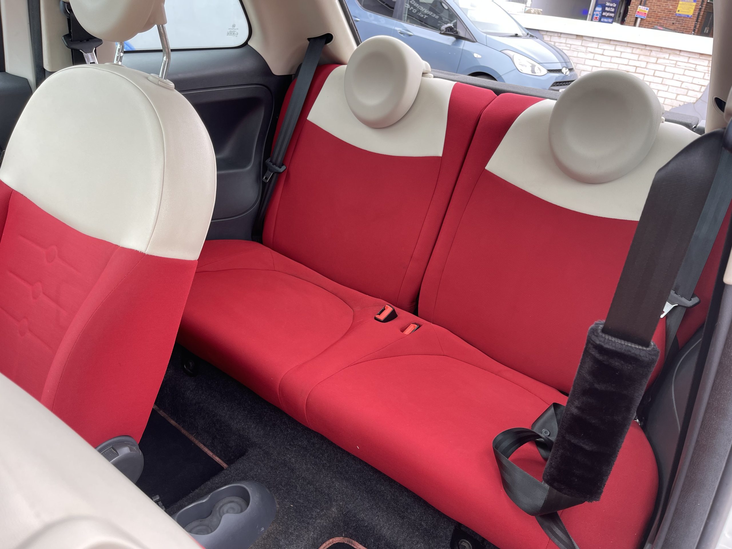 
								Fiat 500 1.2 Lounge full									