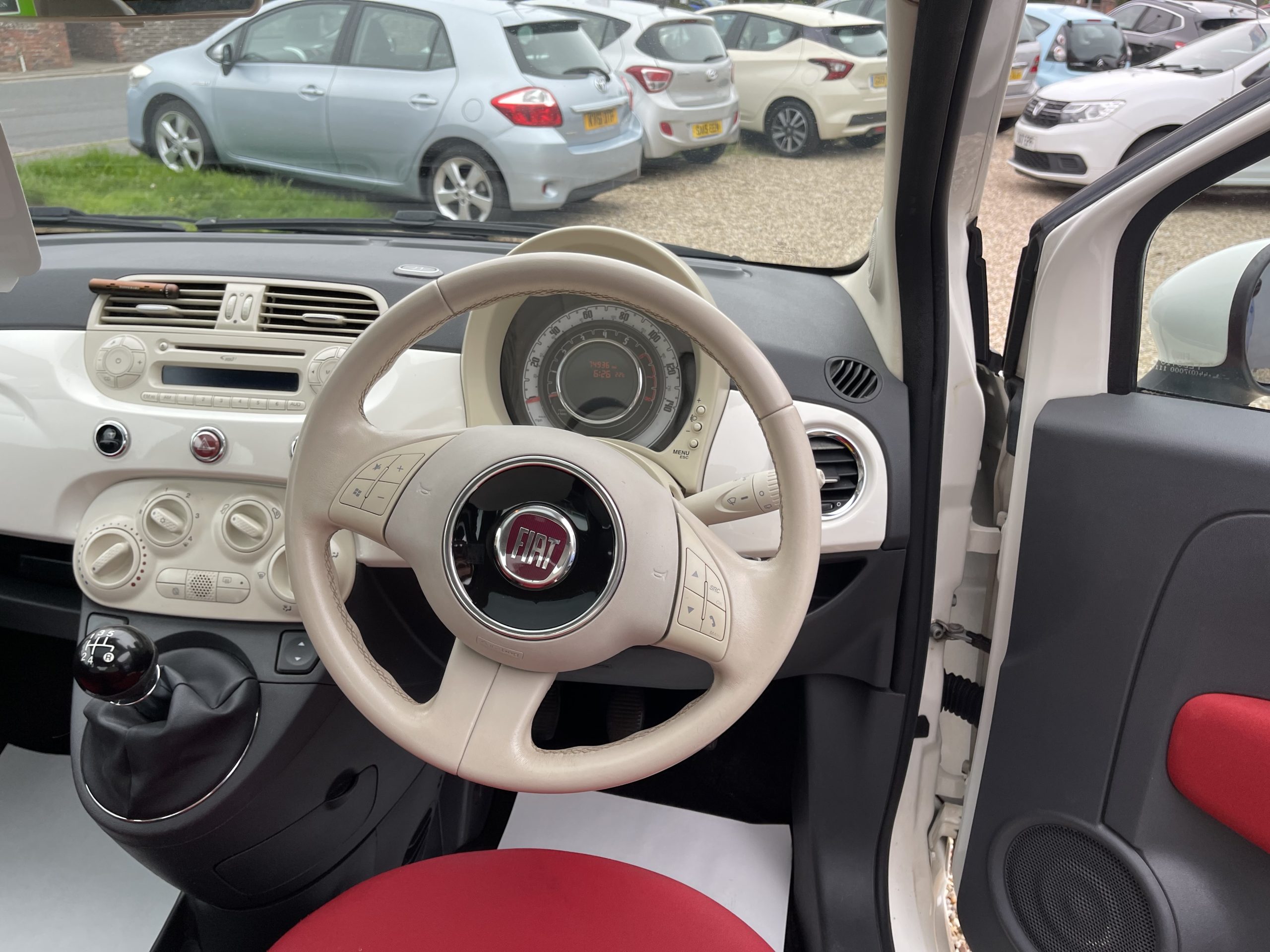 
								Fiat 500 1.2 Lounge full									