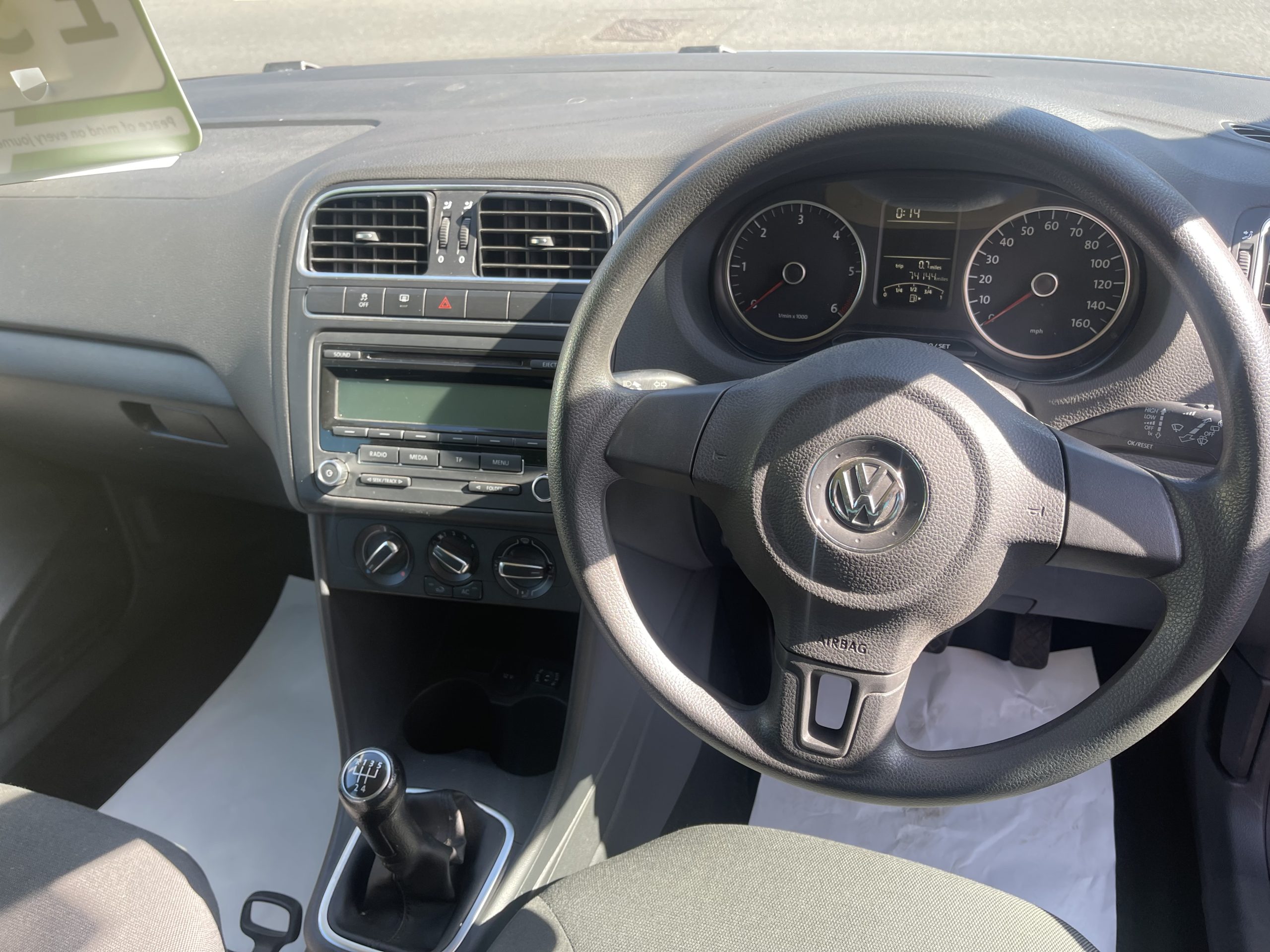 
								Volkswagen Polo full									