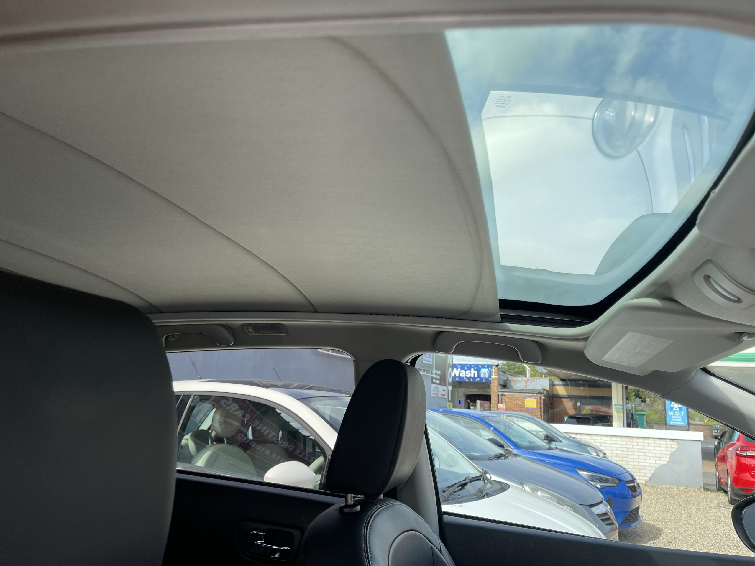 
								Nissan Qashqai Dci Tekna full									