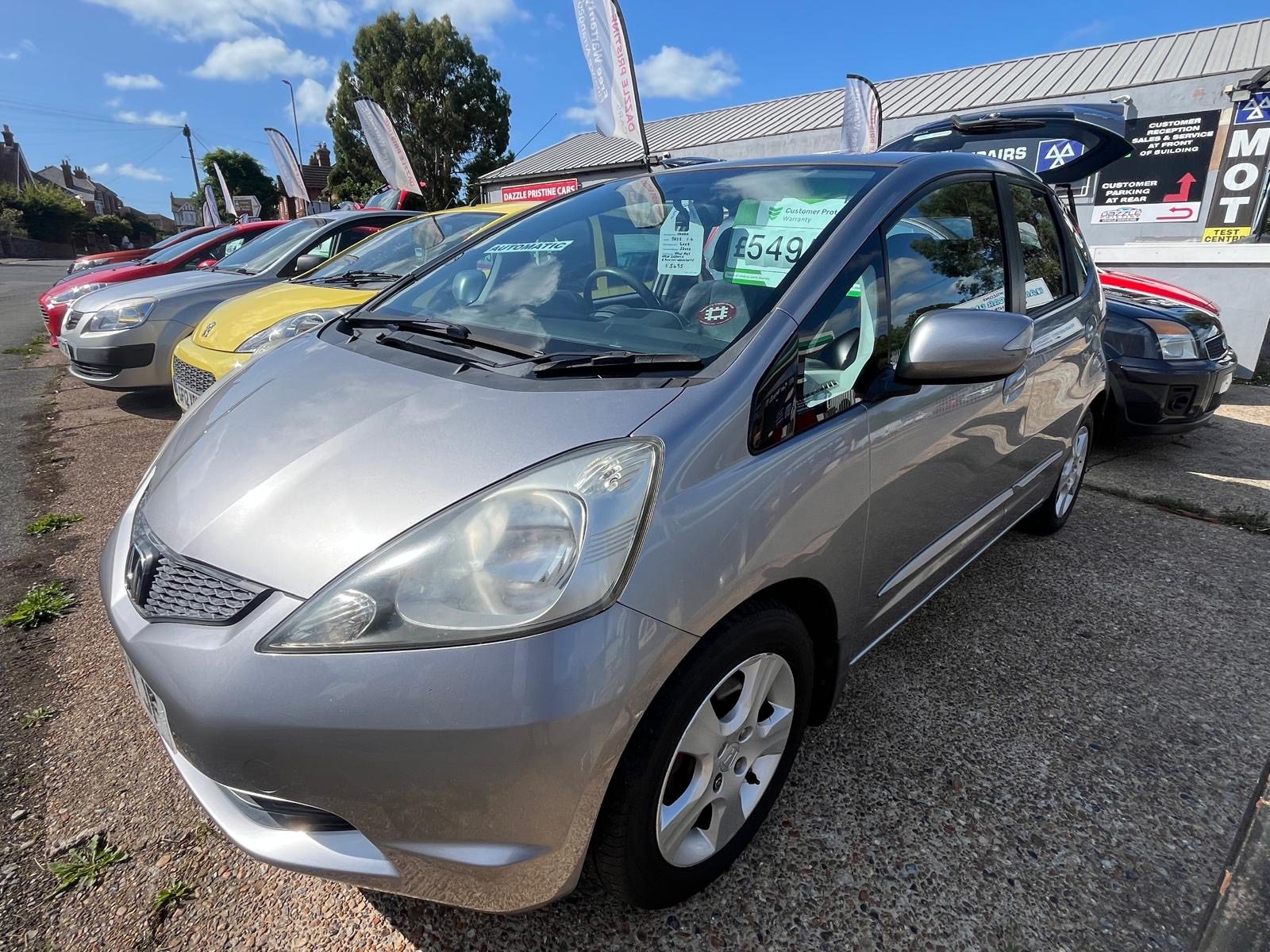 
								Honda Jazz I-Vtec 1.4 full									
