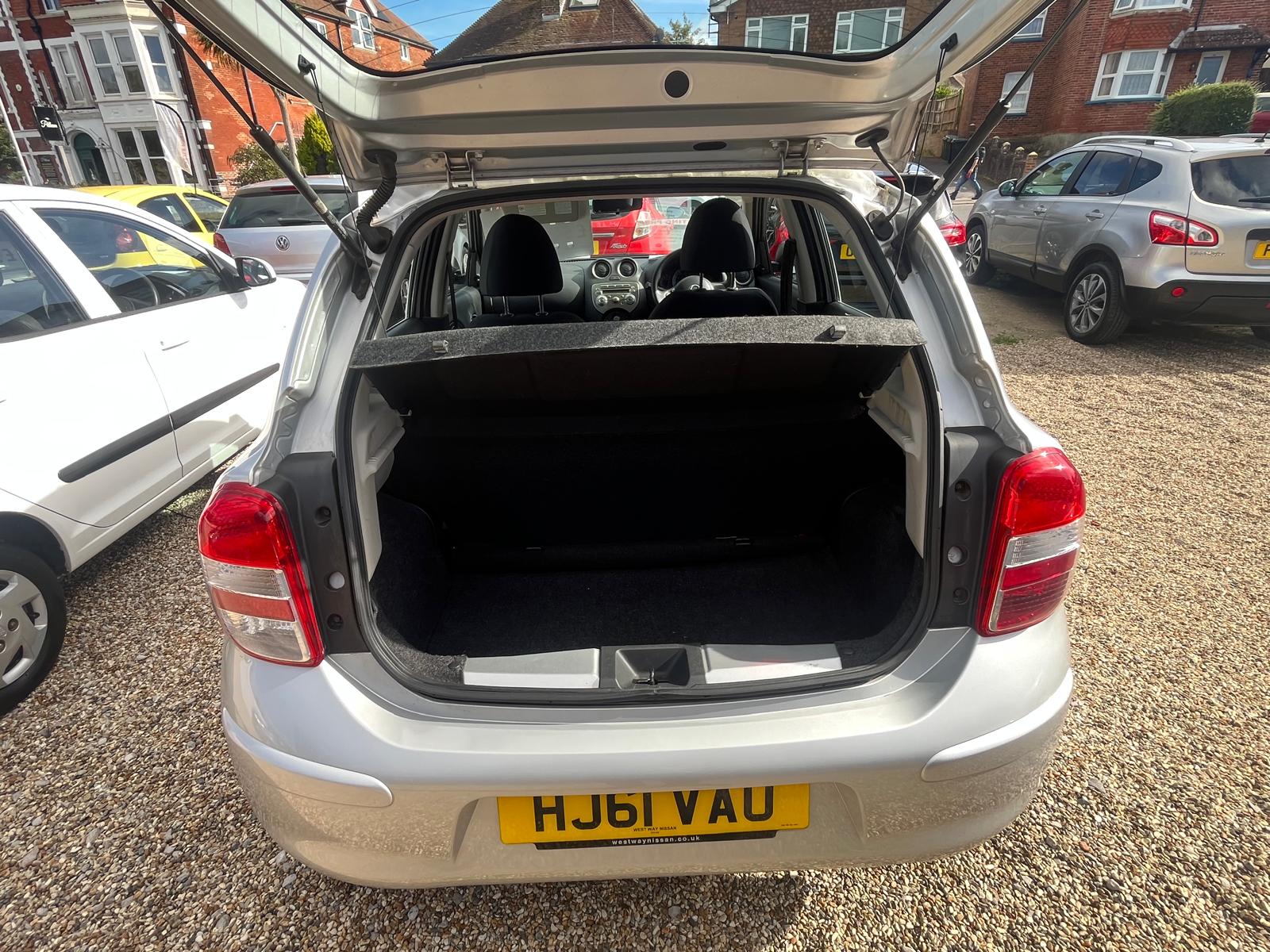 
								Nissan Micra1.2 12V Visia Hatchback full									
