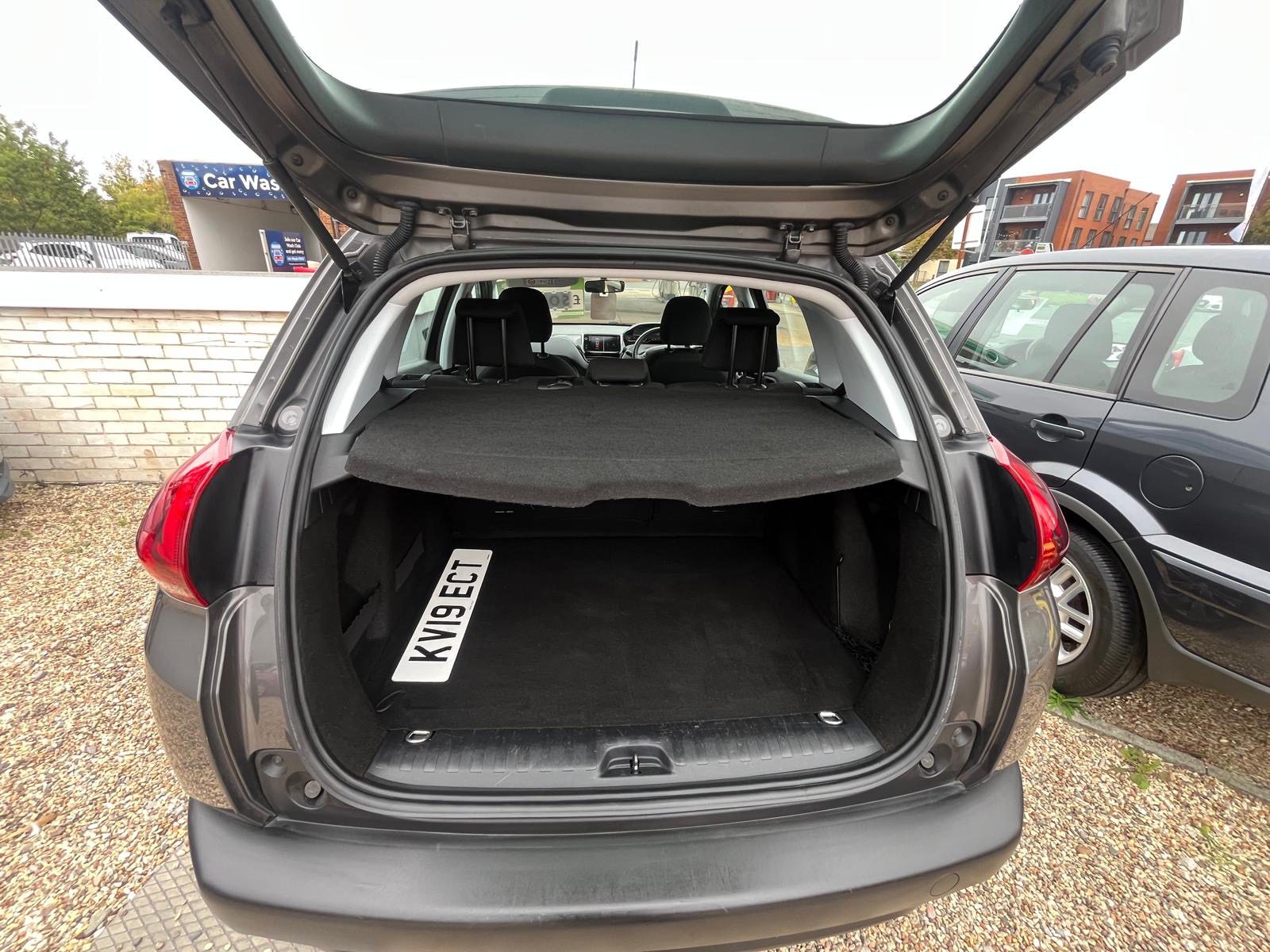 
								Peugeot 2008 1.2 Puretech Active full									