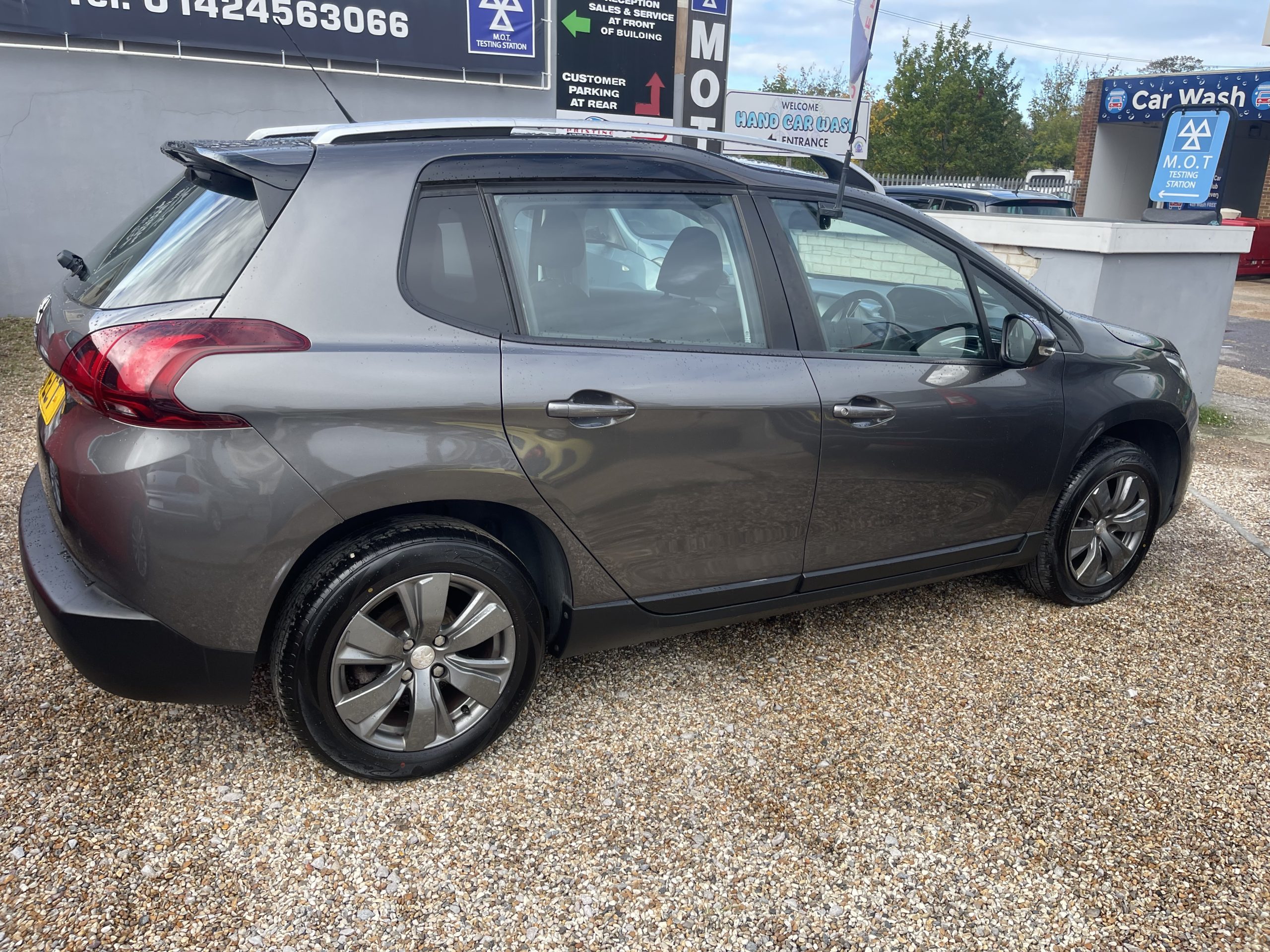 
								Peugeot 2008 1.2 Puretech Active full									