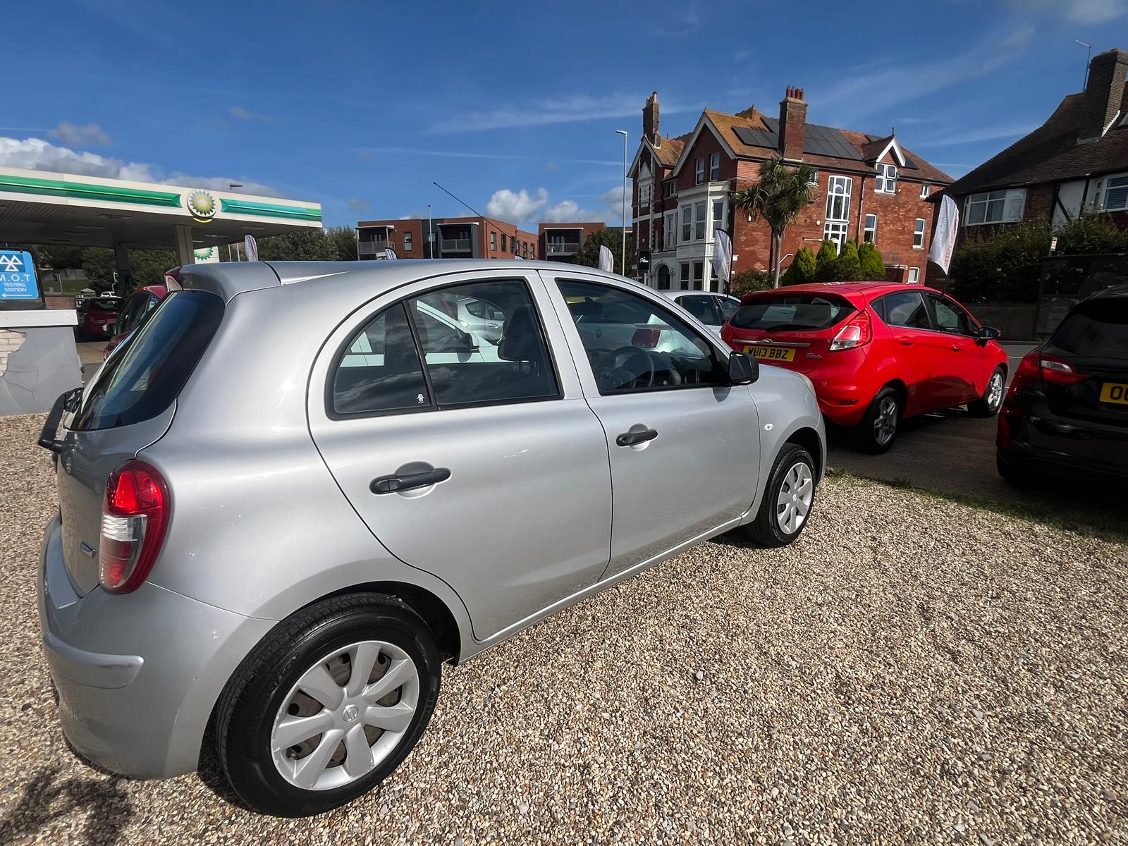 
								Nissan Micra1.2 12V Visia Hatchback full									