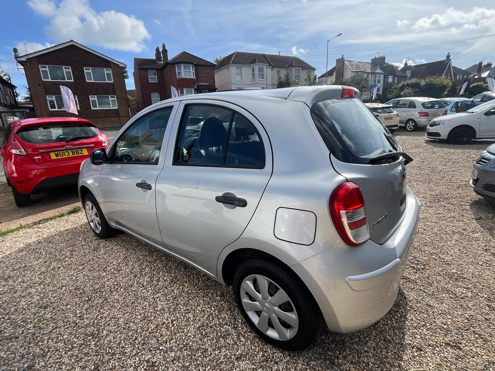 
								Nissan Micra1.2 12V Visia Hatchback full									